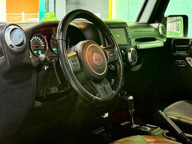 Jeep Wrangler FRONT_SEAT