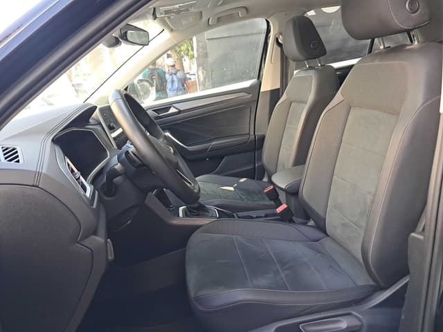 Volkswagen T Roc FRONT_SEAT