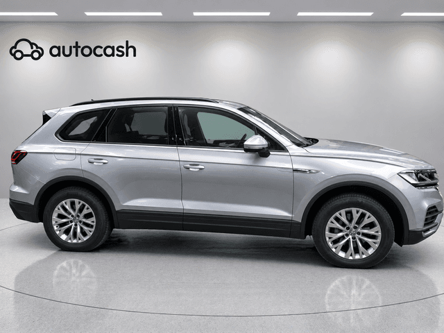 Volkswagen Touareg RIGHT