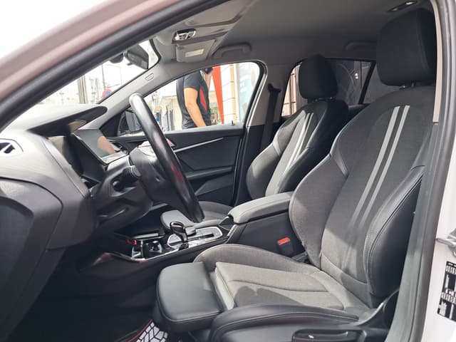Bmw Série 1 FRONT_SEAT