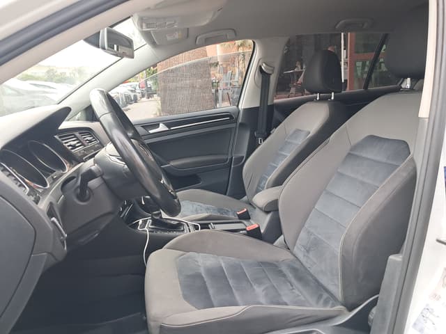 Volkswagen Golf FRONT_SEAT