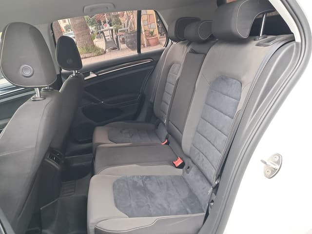 Volkswagen Golf REAR_SEAT