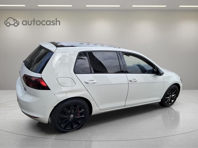 Volkswagen Golf RIGHT