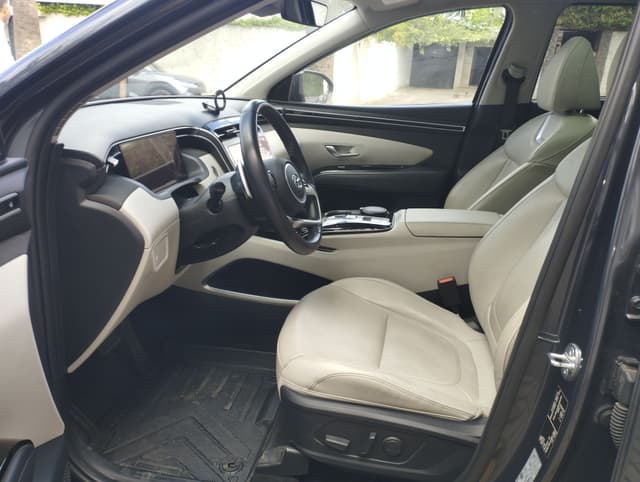 Hyundai Tucson FRONT_SEAT