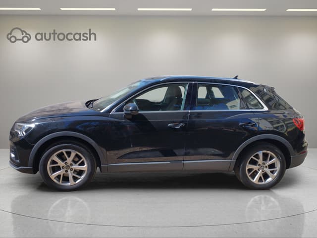Audi Q3 LEFT