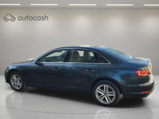 Audi A4 LEFT