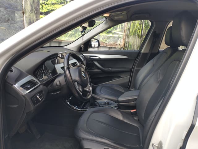 Bmw X1 FRONT_SEAT