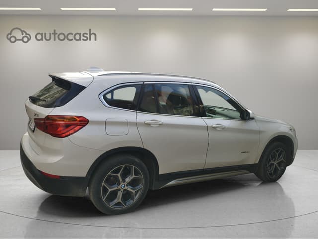 Bmw X1 RIGHT