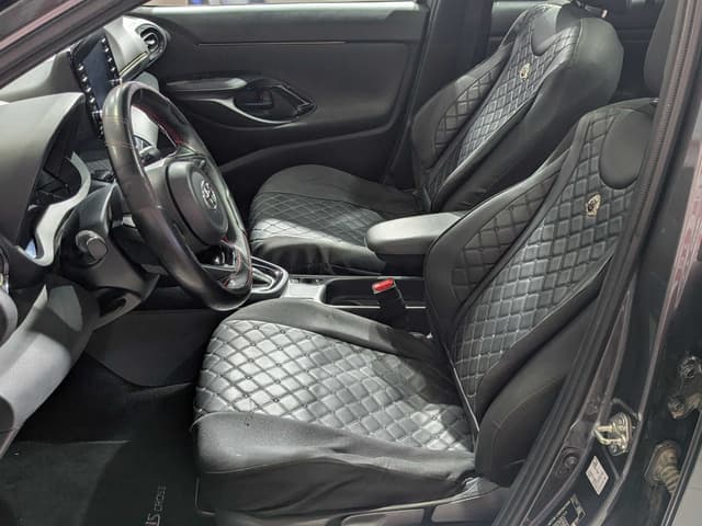 Toyota Yaris Cross FRONT_SEAT