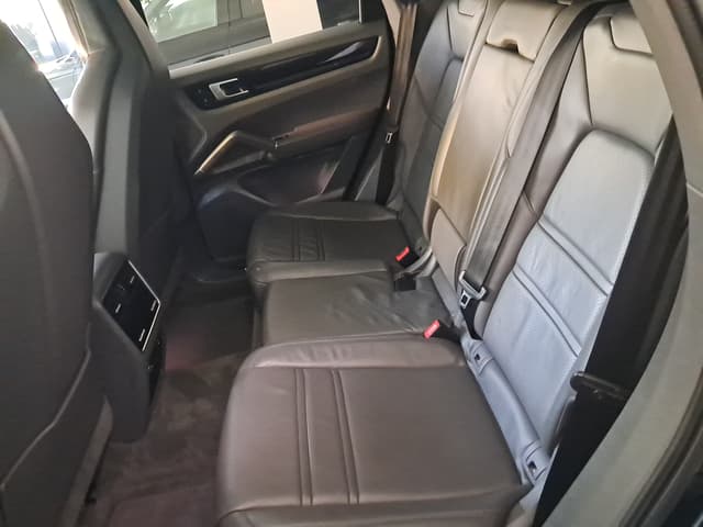 Porsche Cayenne Coupé REAR_SEAT