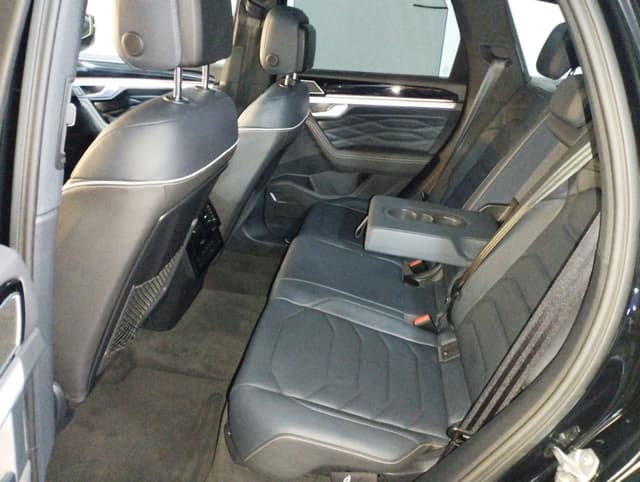 Volkswagen Touareg REAR_SEAT