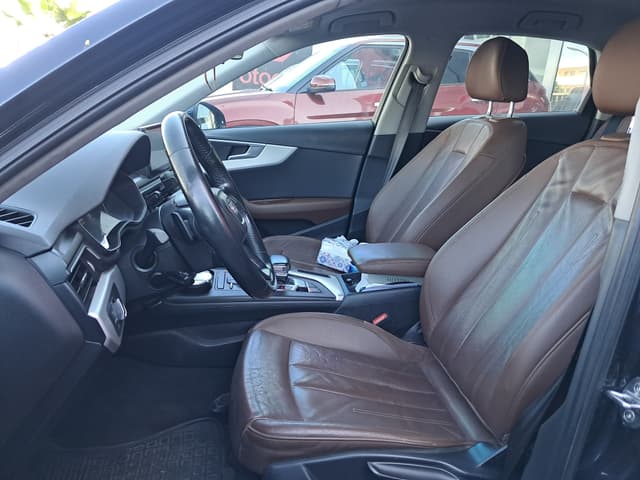 Audi A4 FRONT_SEAT