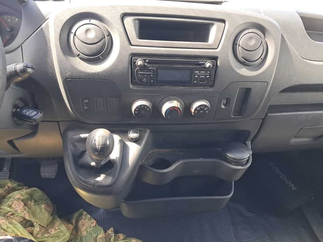 Renault Master REAR_SEAT