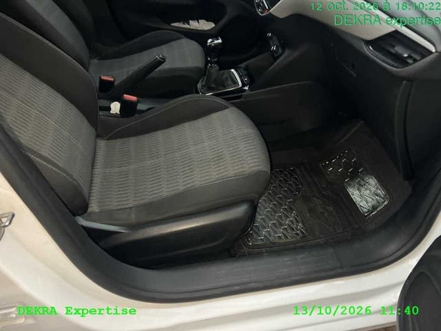 Opel Corsa FRONT_SEAT