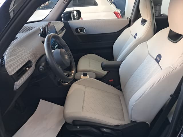 Mini Cooper 3 portes FRONT_SEAT