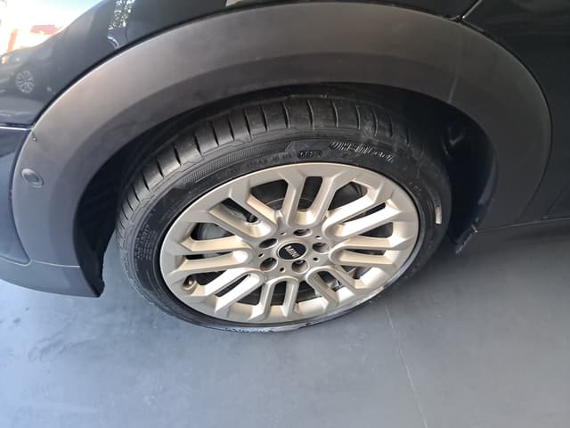 Mini Cooper 3 portes WHEEL_AVG