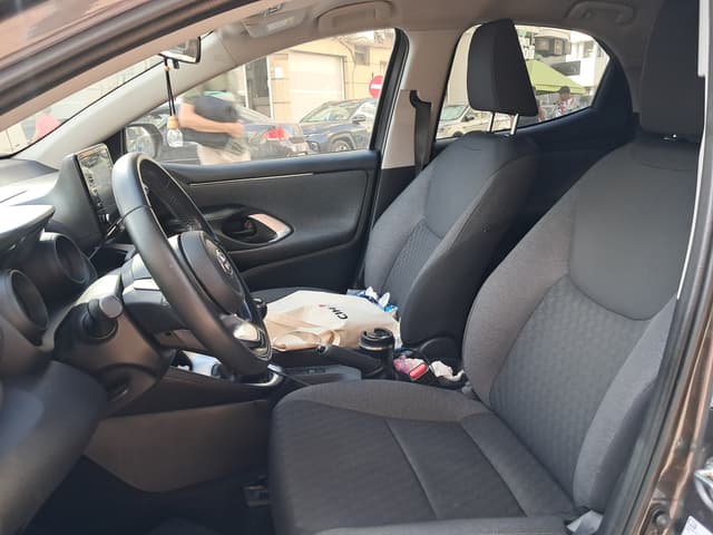 Toyota Yaris FRONT_SEAT
