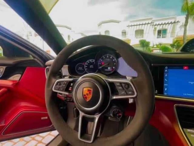 Porsche Panamera FRONT_SEAT