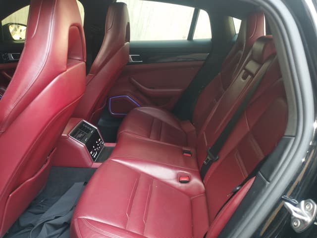 Porsche Panamera REAR_SEAT