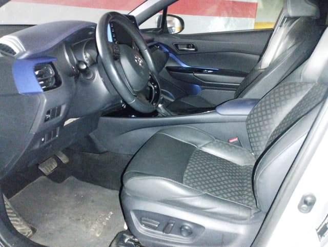 Toyota C HR FRONT_SEAT