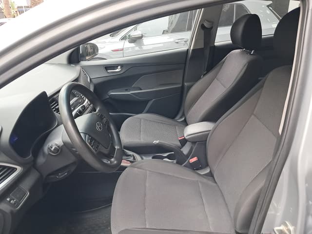 Hyundai Accent FRONT_SEAT
