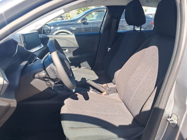 Peugeot 208 FRONT_SEAT