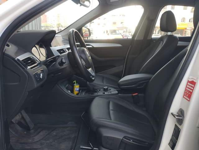 Bmw X1 FRONT_SEAT