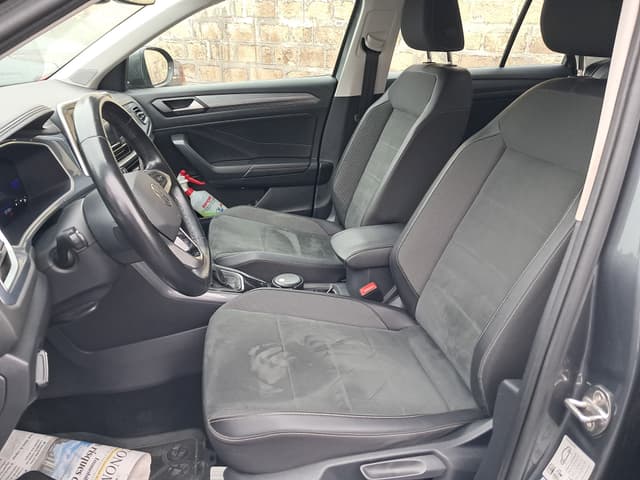 Volkswagen T Roc FRONT_SEAT