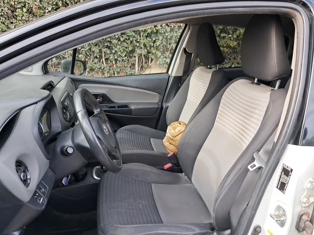 Toyota Yaris HEV FRONT_SEAT