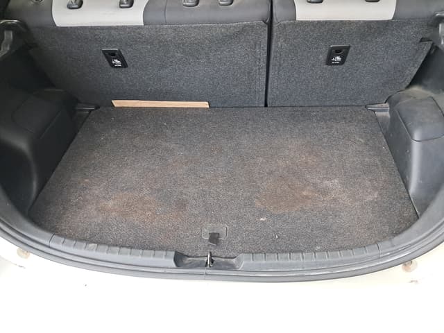 Toyota Yaris HEV TRUNK