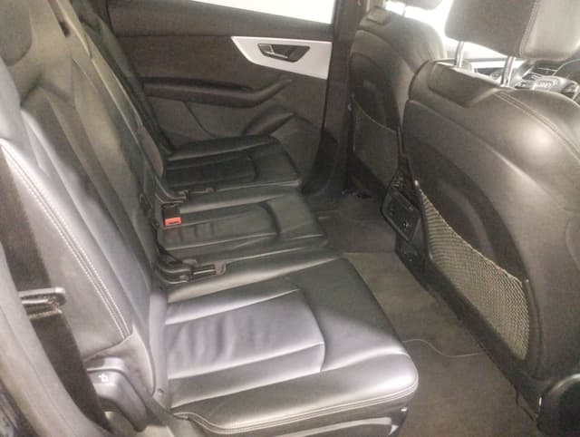 Audi Q7 REAR_SEAT