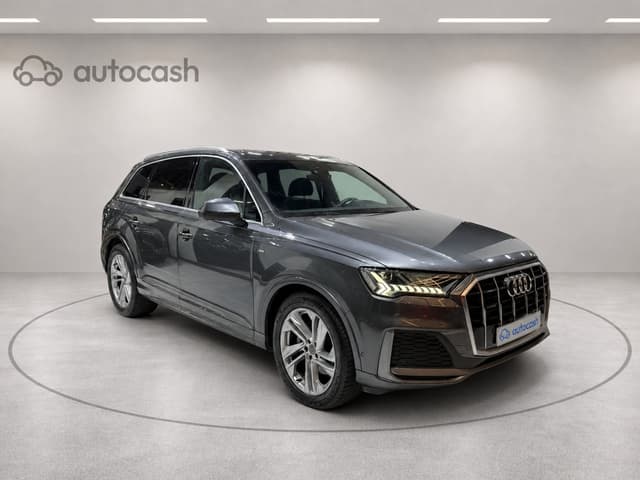 Audi Q7 RIGHT