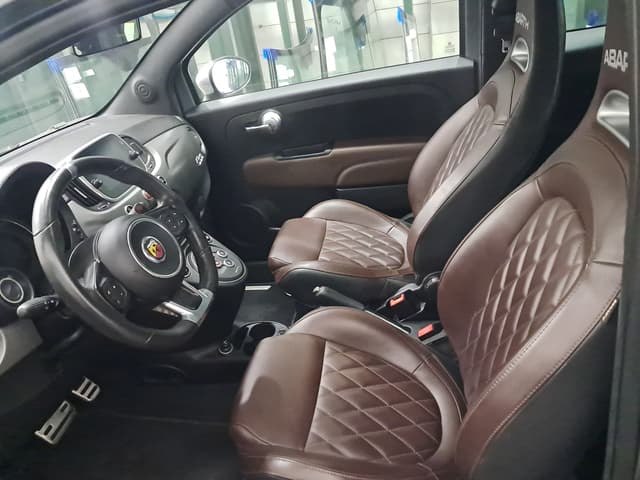 Abarth 595 FRONT_SEAT