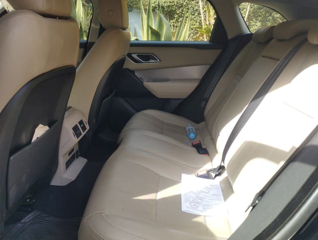Land rover Range Rover Velar REAR_SEAT