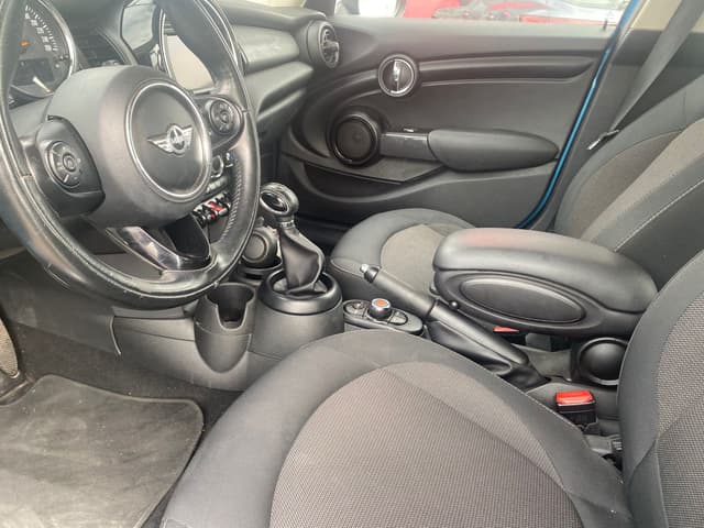 Mini Cooper 5 portes FRONT_SEAT