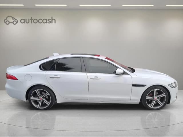 Jaguar XF LEFT