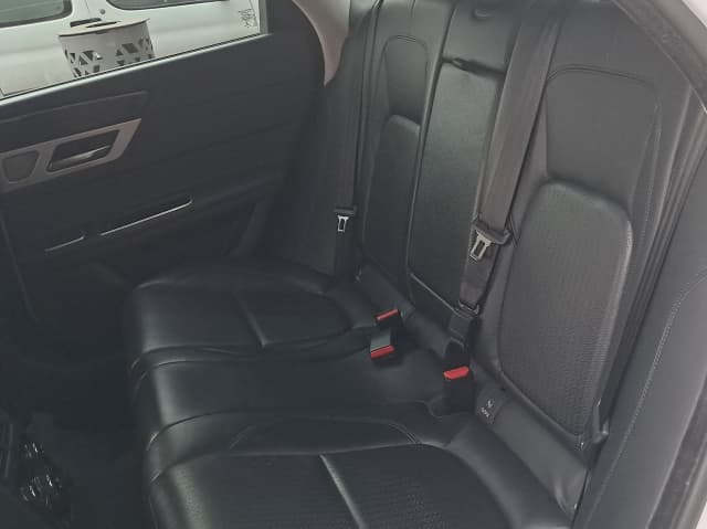 Jaguar XF REAR_SEAT