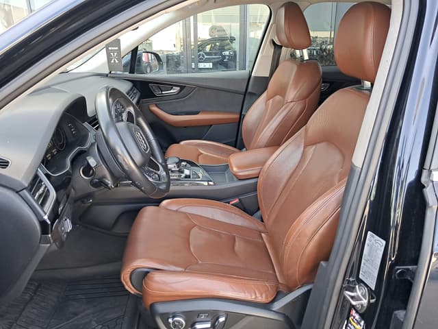 Audi Q7 FRONT_SEAT