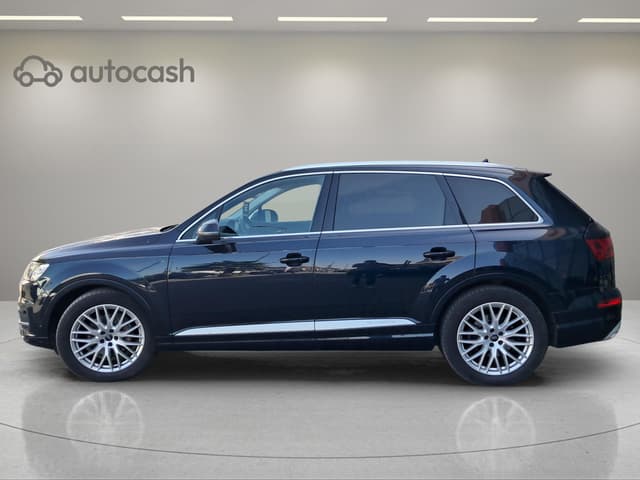 Audi Q7 LEFT