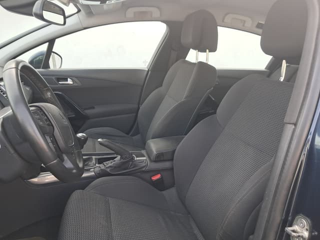 Peugeot 508 FRONT_SEAT