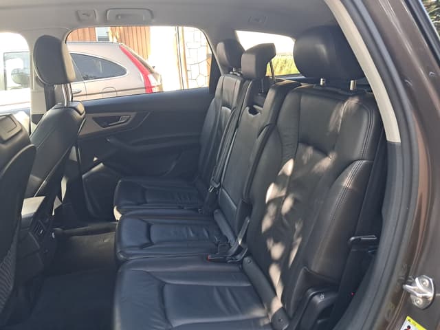 Audi Q7 REAR_SEAT