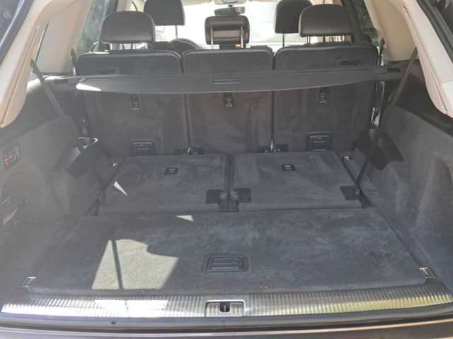 Audi Q7 TRUNK