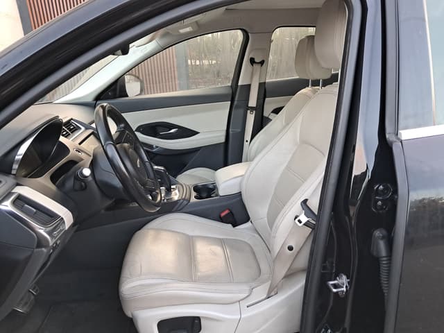Jaguar e pace FRONT_SEAT
