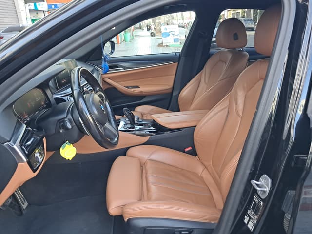 Bmw Série 5 FRONT_SEAT