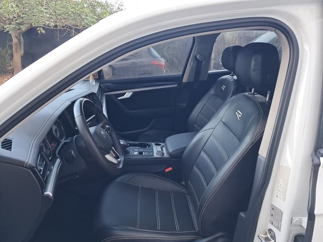 Volkswagen Touareg FRONT_SEAT