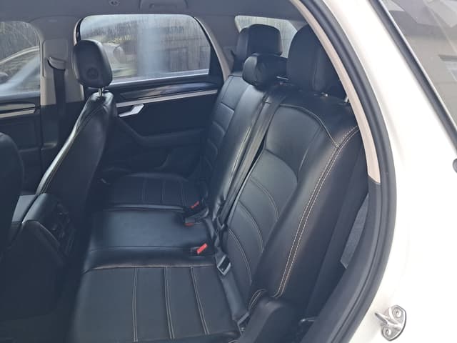 Volkswagen Touareg REAR_SEAT
