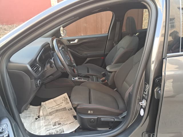 Ford Focus FRONT_SEAT