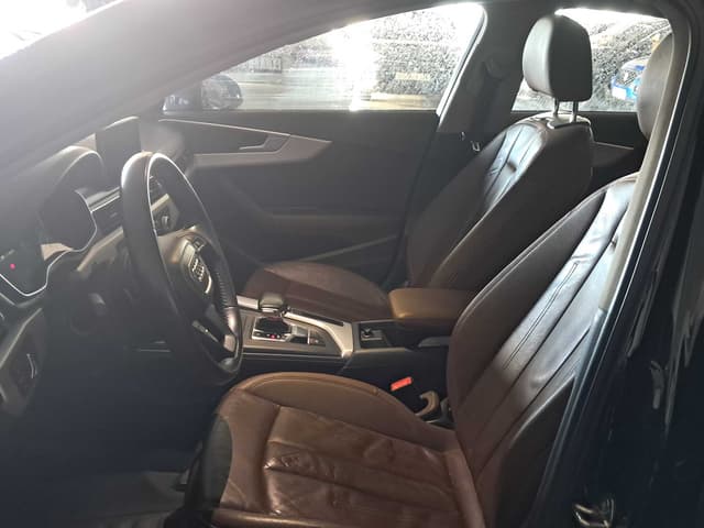 Audi A4 FRONT_SEAT