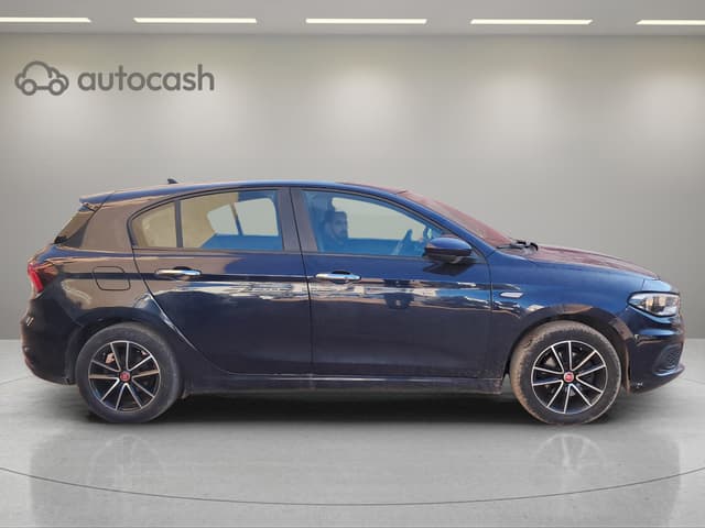 fiat tipo hatchback 1.6 Multijet 120 Lounge