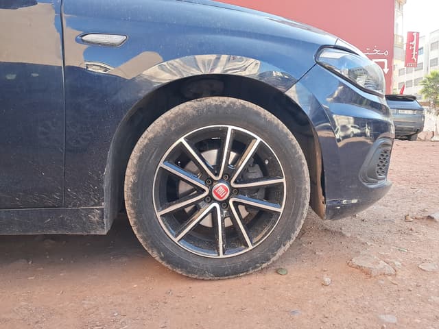 fiat tipo hatchback WHEEL_AVG